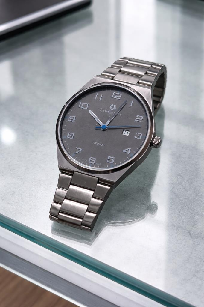Cortebert Safir Cam Erkek Kol Saati Titanyum